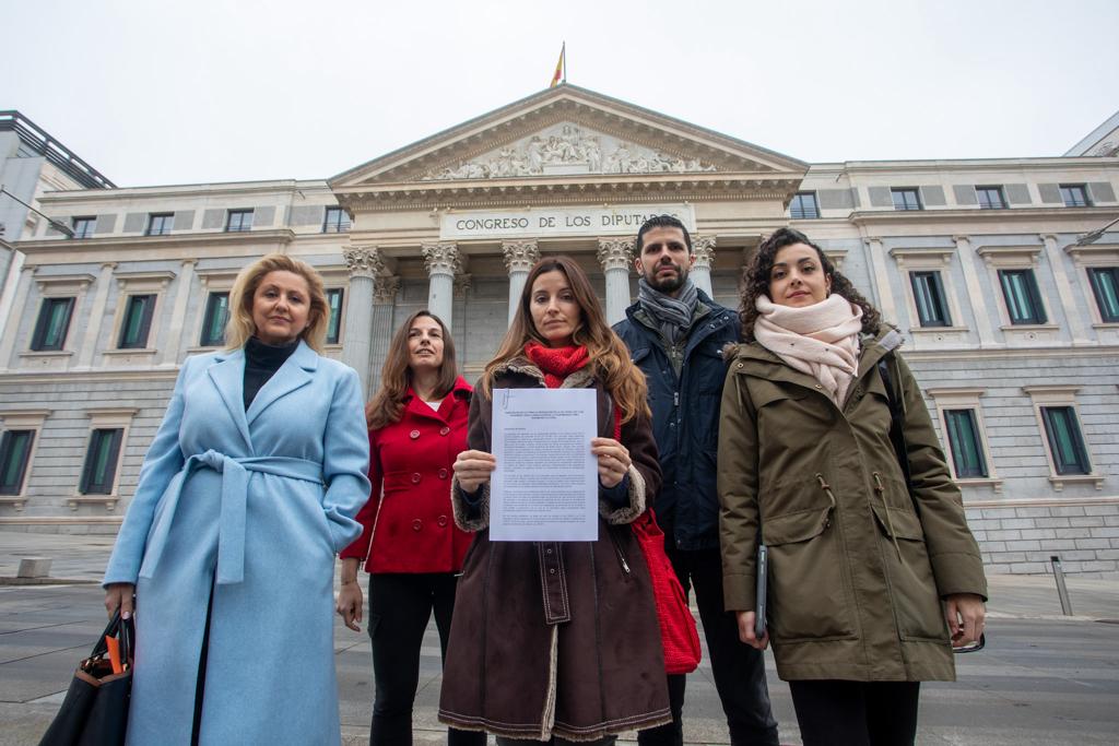 🇪🇸🏛 Hoy empieza un largo viaje con el fin de derogar la Ley 18/2013 de patrimonio cultural de la tauromaquia. 

Diversas ONGs y representantes de la sociedad civil hemos registrado en el Congreso de los Diputados una Iniciativa Legislativa Popular. 

Os necesitaremos. A todos.