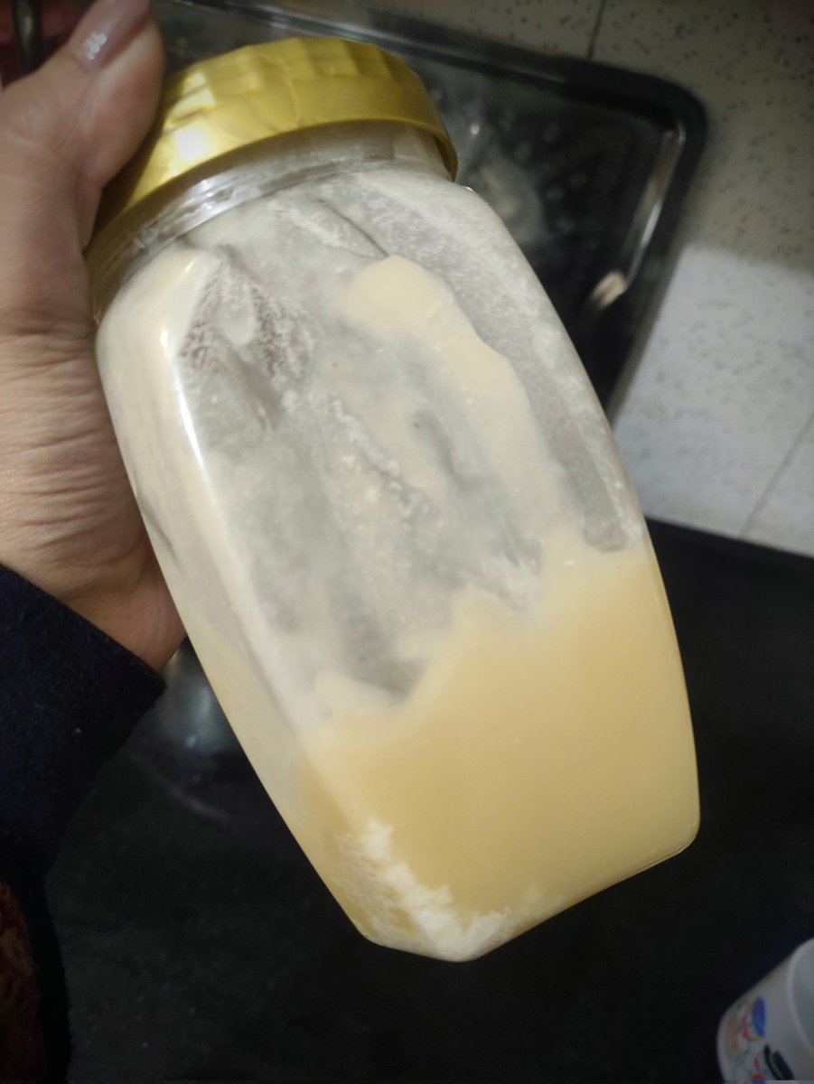 UmerWardah's tweet photo. Frozen honey looks like Desi Ghee:
A lesson I learned the hard way ๐
#MajorOOPS https://t.co/qKwhsJvN0Y
