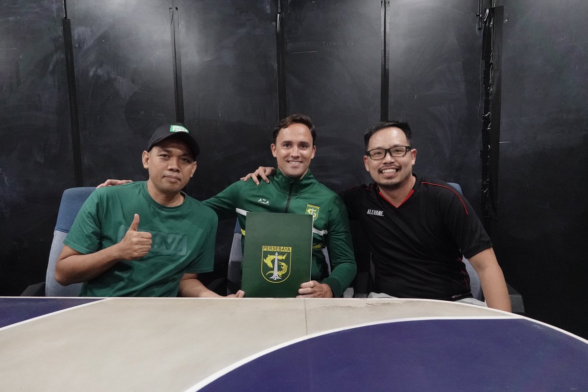 Munster_Coach's tweet photo. Im delighted to sign @persebayaupdate the work has already started ….Wani https://t.co/8hCcK36XVU