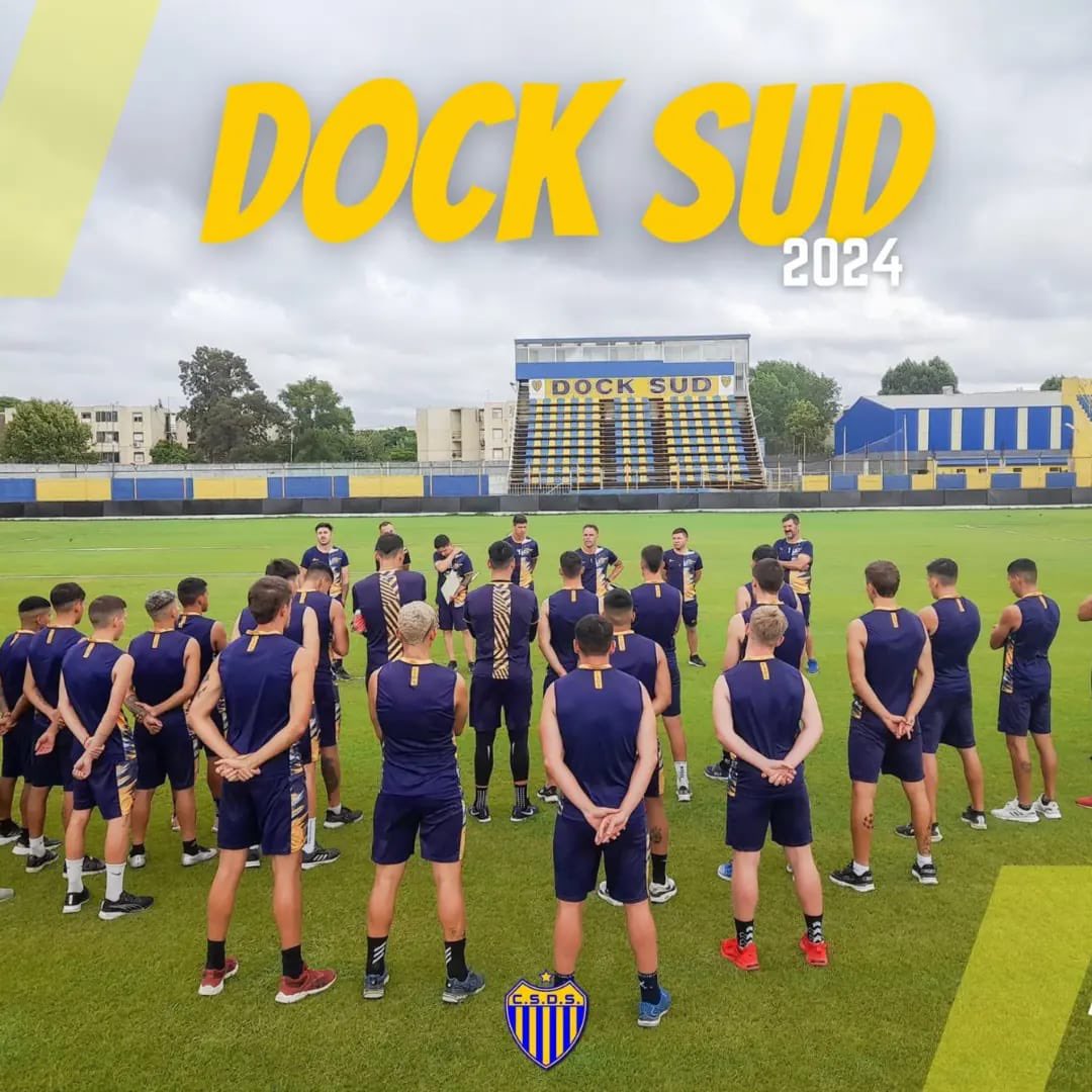 ElDockeOficial's tweet photo. #DockSud2024 🔝
Comenzó el año para el plantel profesional.
Bajo las órdenes de @matiasjcordoba el #Docke retomó los trabajos en el primer entrenamiento del año.
El próximo domingo emprenderemos el viaje a #RioSegundo, para la parte fuerte de la pretemporada en El Norte https://t.co/ObWRsAcGVn