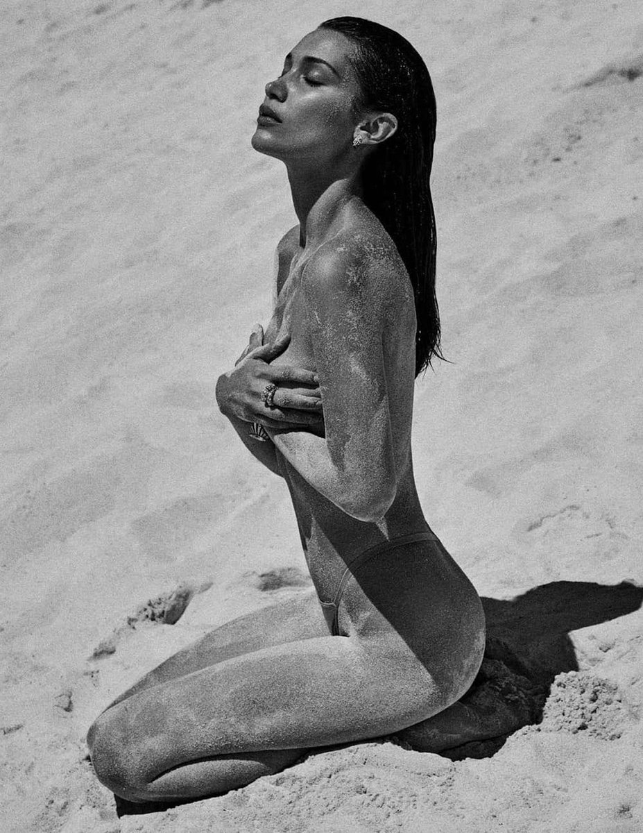 hadidfiles's tweet photo. bella hadid for vogue mexico https://t.co/gJjNbTQtBp