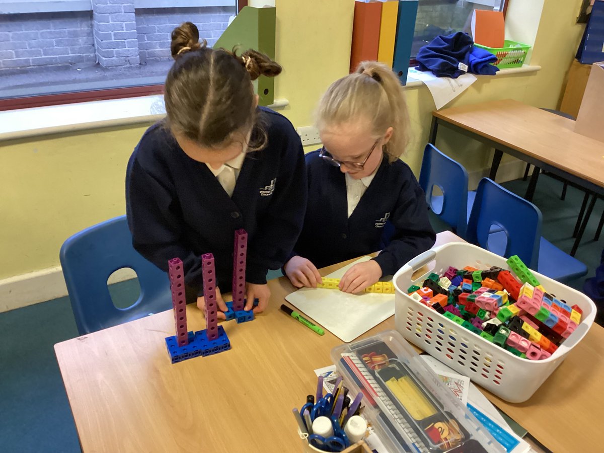 KatieManoy tweet media