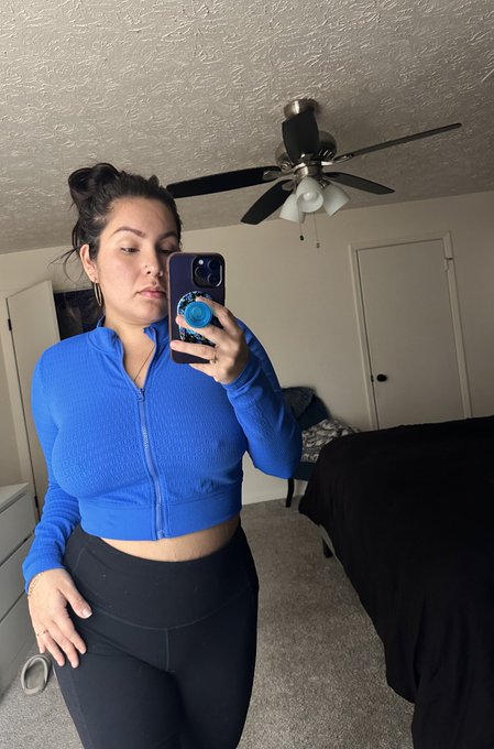 I need to run errands&hellip; you cumming?? https://t.co/CSBvbk9VxT