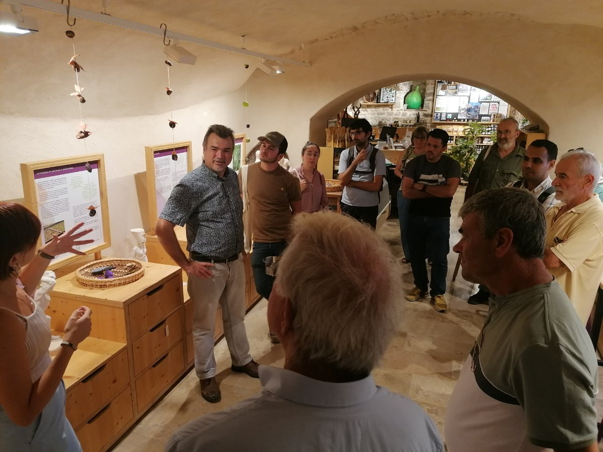 CIHEAMIAMM's tweet photo. 📌 Retour sur les activités du projet #LAB4SUPPLY en 2023:
En sept. 2023, le CIHEAM-IAMM en partenariat avec la Maison de la Figue, l’INRAE UMR G-EAU et la Chambre d’Agriculture du Gard ont organisé un atelier sur le thème de l’optimisation de #ressources en #eau.
1/3 @Lab4Supply https://t.co/LNVSxNJYQG