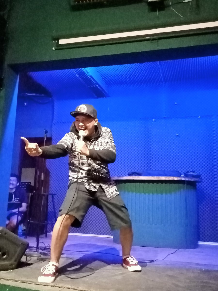 Comic terakhir dari <a href="/standupjakpus/">standupindo_jakpus</a> yg punya tagline sendiri, Oggy! #OpenMicBks