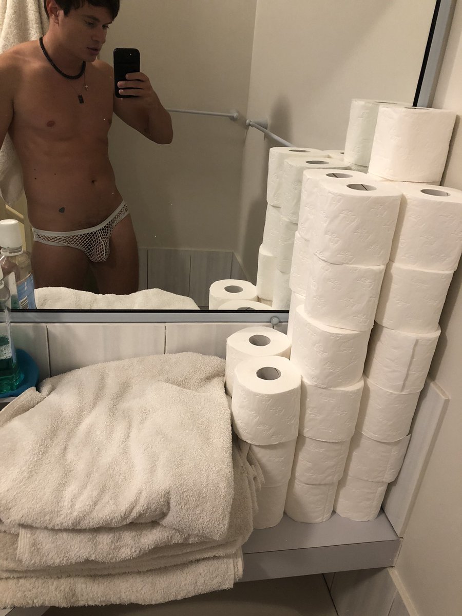 I took this pic during the pandemic to show off my HUGE BIG MASSIVE.. toilet paper collection. 😉 

RT if you like it 

🧻🧻🧻🧻🧻