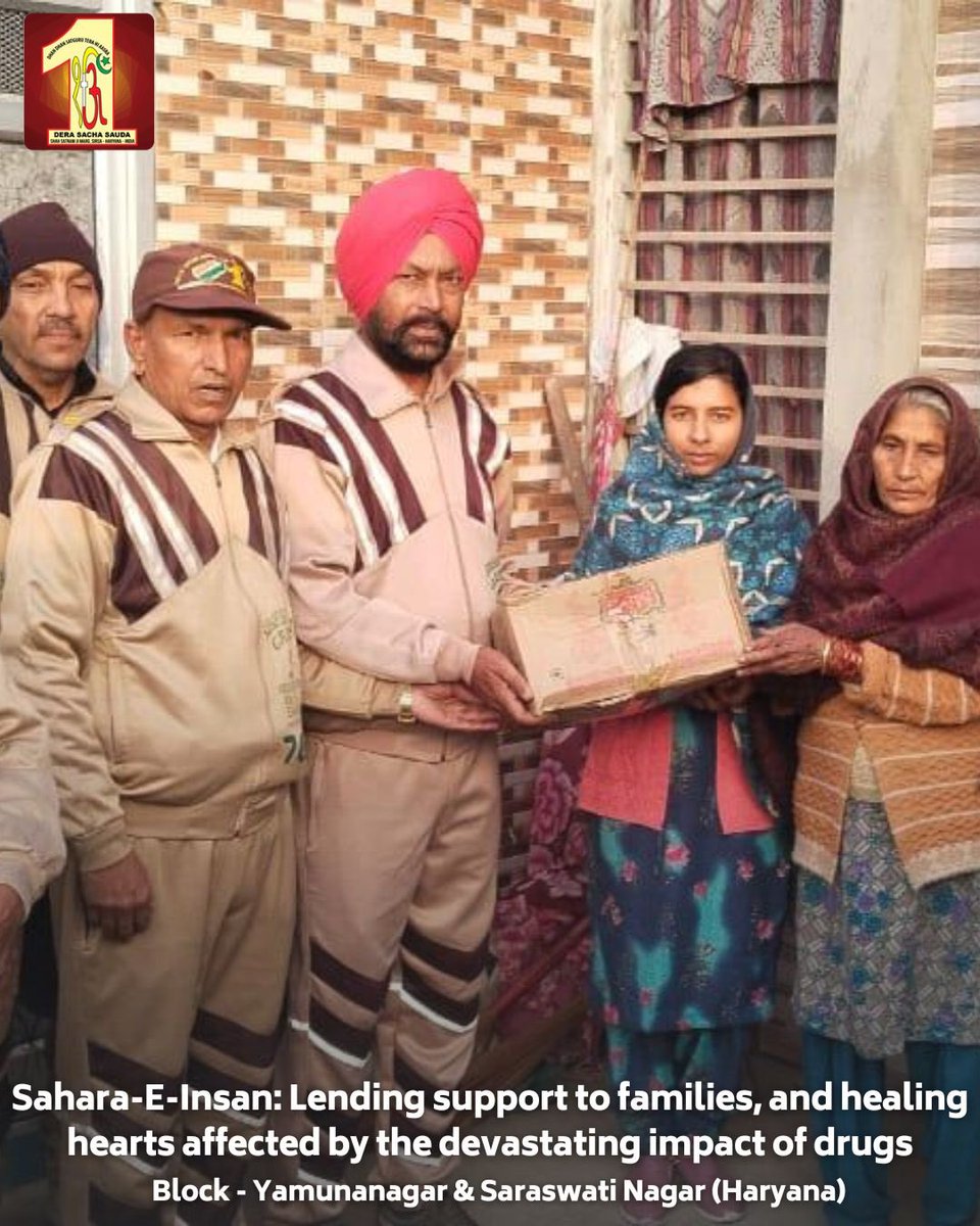 DSSNewsUpdates's tweet photo. Dera Sacha Sauda volunteers stand united in uplifting lives and aiding families affected by the tragic impact of #drugaddiction. The 'Sahara-E-Insan' initiative, guided by Saint Dr. MSG, is a beacon of hope for those who have lost their loved one. Together, we strive to make a difference through emotional and financial support to grieved families. #Sahara_E_Insan #HelpingHand #DeraSachaSauda
