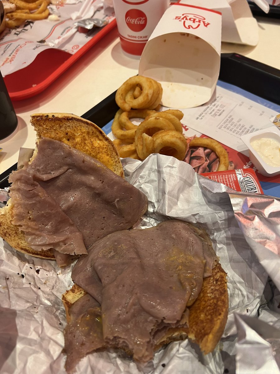 78hvk's tweet photo. Hey @Arbys check out how they serve Beef’n Cheddar menus in your restaurants in Turkey… Without cheddar, and a few curly fries.. Is this in line with your branding strategy? https://t.co/PhzusnsVRB