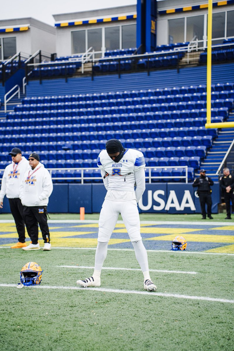 hudl.com/v/2MEi79
Check out my film from all 13 games of the szn!! #Recruiting