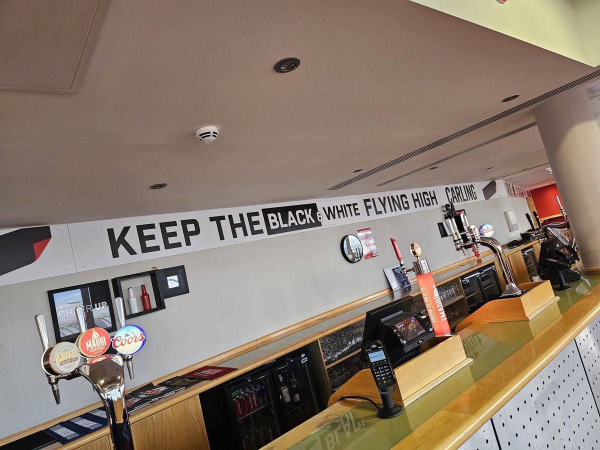 FBAwayDays's tweet image. Home end hospitality at Sunderland’s Stadium of Light have bizarrely put these banners up, seemingly welcoming fans of their fierce rivals Newcastle, for their game this weekend.

Why would they do this? There’s no way it goes down well with their fanbase, they despise Newcastle?