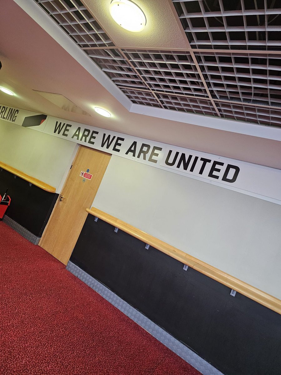 FBAwayDays's tweet image. Home end hospitality at Sunderland’s Stadium of Light have bizarrely put these banners up, seemingly welcoming fans of their fierce rivals Newcastle, for their game this weekend.

Why would they do this? There’s no way it goes down well with their fanbase, they despise Newcastle?