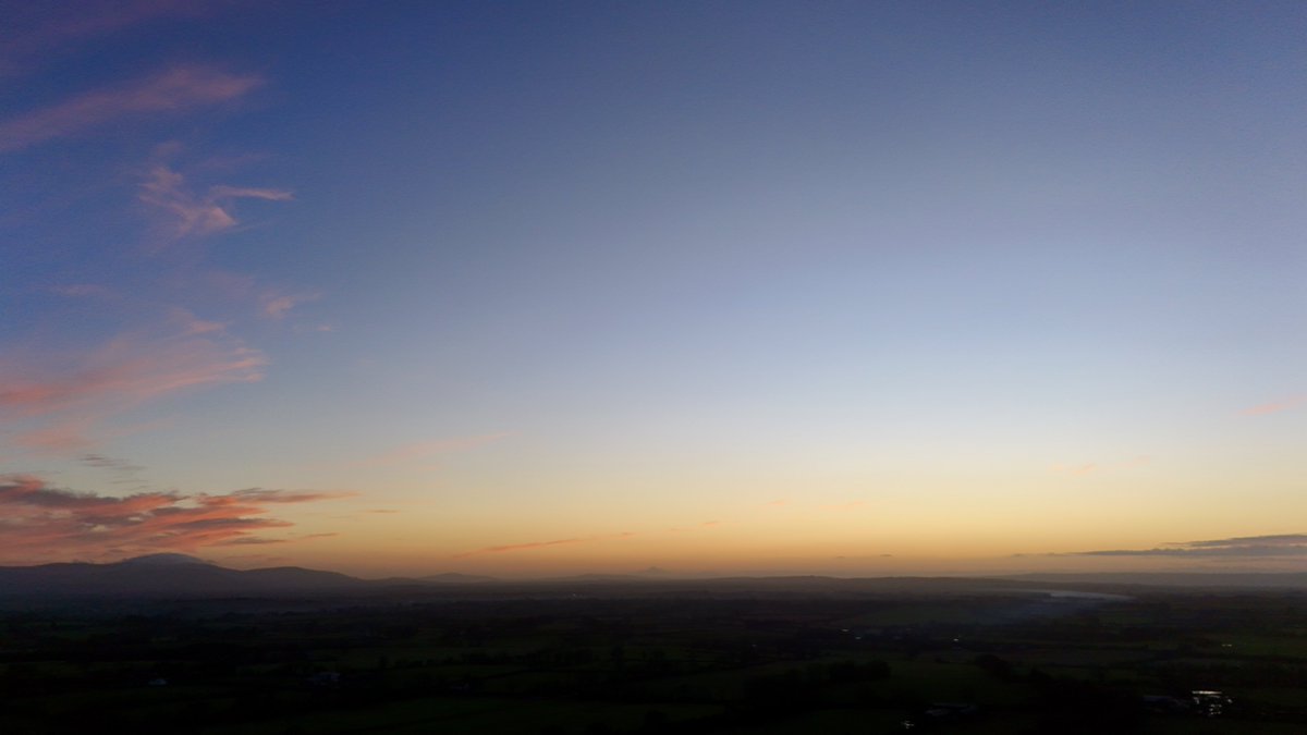A fine stretch as we finally get a nice clear sunset. High pressure in control now for the next while.