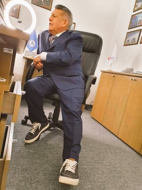martinfiera's tweet photo. No estaba en la lista de Eptein pero César Acuña también tuvo su caso de pedofilia en 1989 cuando era director de la academia pre universitaria " ingeniería" violó a una adolescente y la pidió abortar, la denuncia salió en el diario el popular y fue denunciado por el padre menor https://t.co/tj3worfbiL