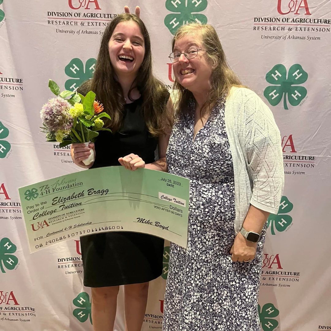 Arkansas4H's tweet photo. The #AR4H office would like acknowledge &amp; express our deep sadness regarding the tragic &amp; sudden passing of our dear instructor, Hope Bragg, along with her husband Don; son, Kenny &amp; daughter, Elizabeth. https://t.co/zJo77Kd7Gf