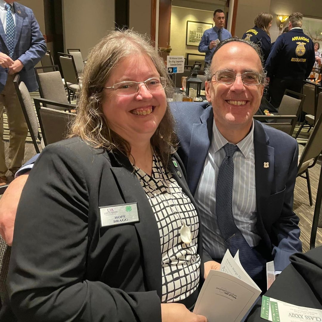 Arkansas4H's tweet photo. The #AR4H office would like acknowledge &amp; express our deep sadness regarding the tragic &amp; sudden passing of our dear instructor, Hope Bragg, along with her husband Don; son, Kenny &amp; daughter, Elizabeth. https://t.co/zJo77Kd7Gf