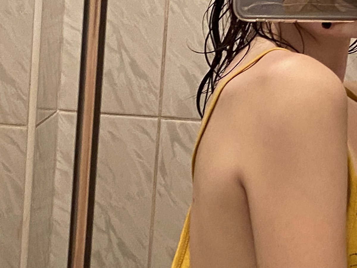 igxxii's tweet photo. kurwa znalazlam jakies stare bodychecki i sie chyba zaraz poplacze xddd https://t.co/QnypbUfH4b