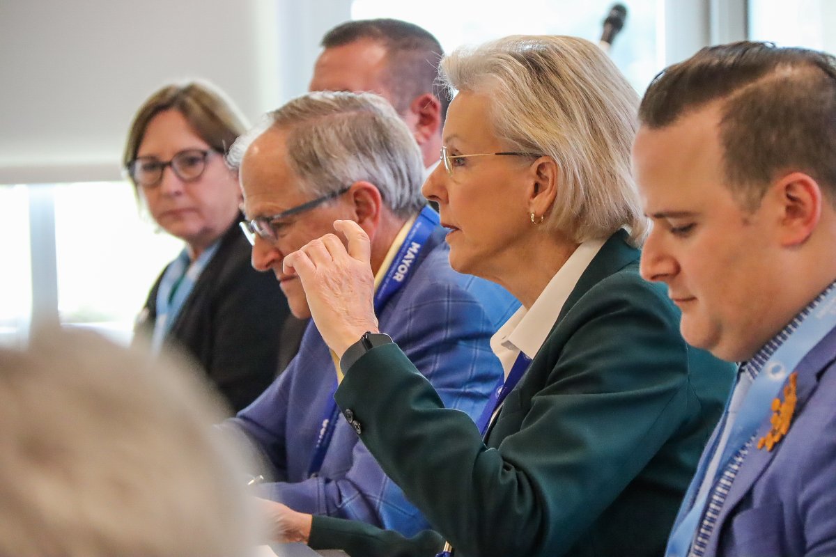 In partnership with the <a href="/usmayors/">The United States Conference of Mayors</a> &amp; <a href="/WellsFargo/">Wells Fargo</a>, the <a href="/CityofTampa/">City of Tampa</a> hosted a Small Business Roundtable Discussion today. All attendees (Tampa Bay elected officials, chamber representatives, municipal staff &amp; small business owners) shared &amp; discussed ideas, strategies, &amp; challenges.