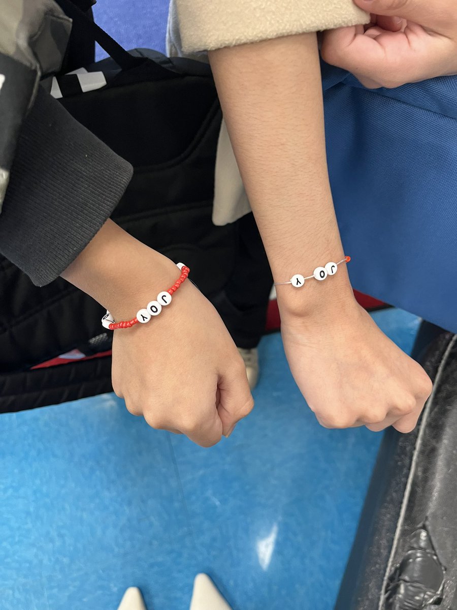 “One little word” bracelets to start 2024 with intention! 💕✨ #sharpsharks #collsedu