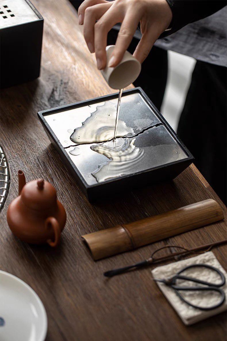 morimatea's tweet image. The Chinese Tea Ceremony is an artistic way by which Chinese people express their philosophy of life.
.
.
.
#teaforone #morningtea #zisha #teapot #teaboat #teatray #creativity #originality #brewedtea #kungfutea #teaart #artgallery #artistic #joyoflife #enjoylife #morimatea