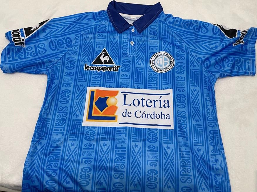 RetroFutbolNet's tweet photo. Camisetas clásicas de Belgrano, de  los años 90, ya disponibles en la tienda online https://t.co/UJIt3L0cJH 

RT y envíanos un DM para acceder a un cupón por el 10% de descuento https://t.co/TvoOFOiWrH