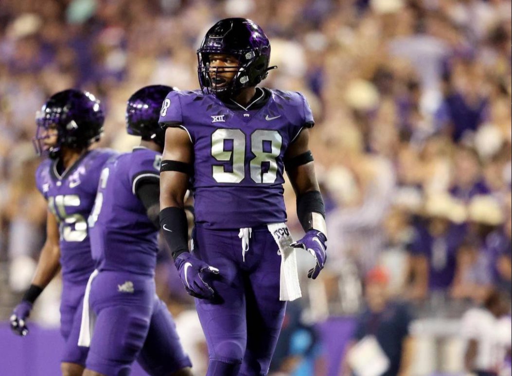 #AGTG I’m blessed to receive an offer from TCU Horned Frogs thank you @_CoachJmac for the opportunity!!
#HornedFrogs 🐸
@BrianRandle40 @LaytonBrian @preston_rambo