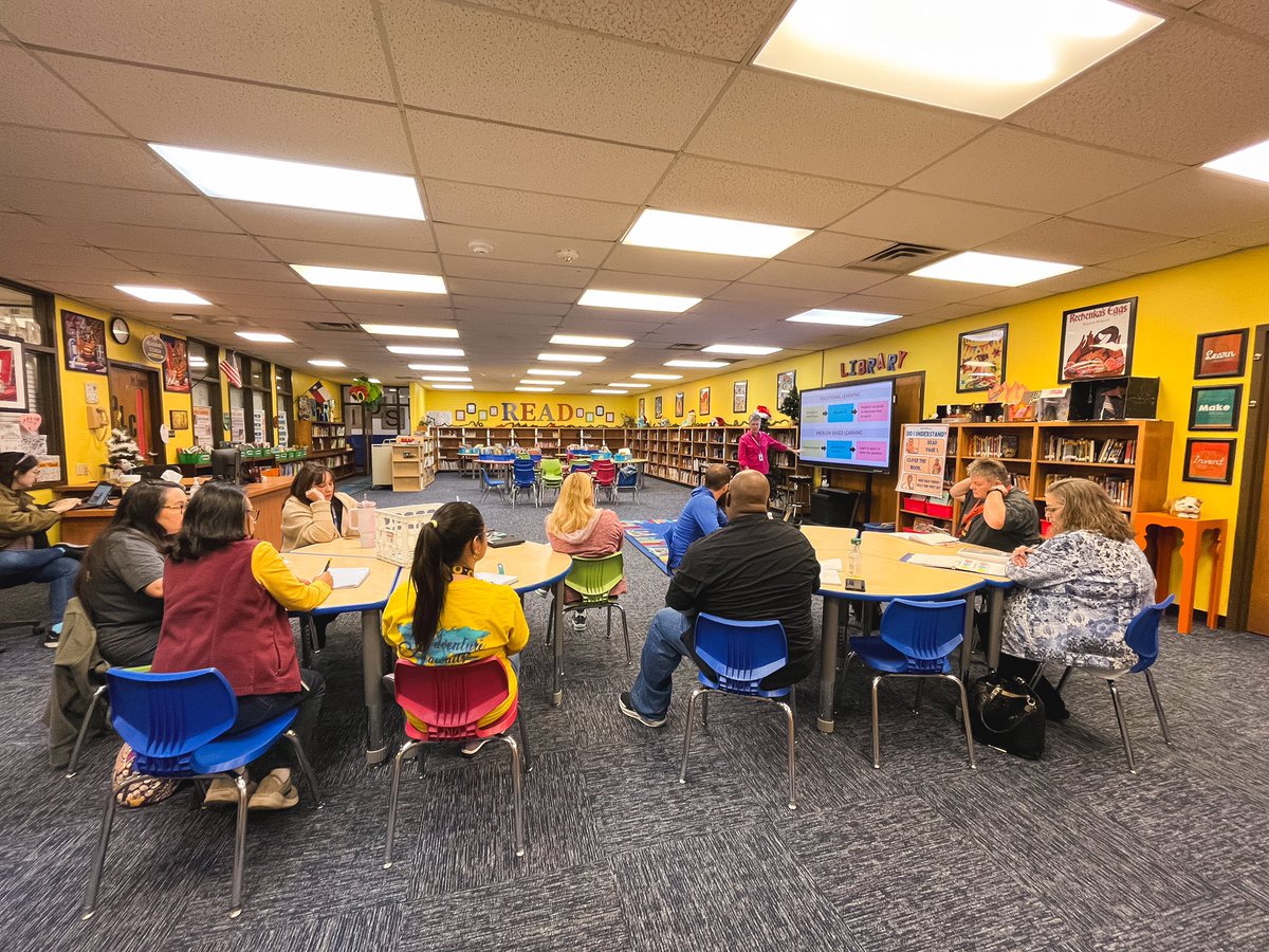 First day of our spring semester at Chapel Hill ISD was a success! 
✅State of the District Address
✅Education Foundation Grant Workshops 
✅Professional Development Session for Media Specialists