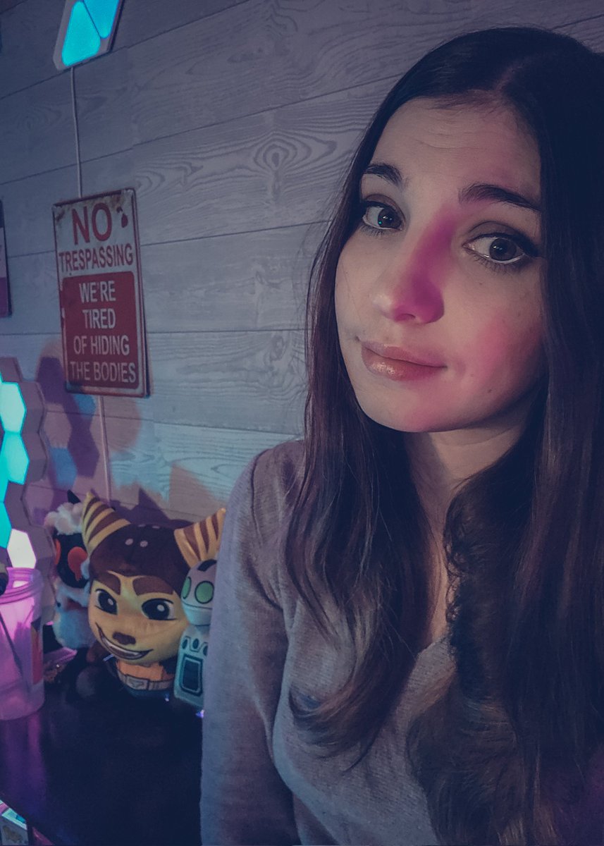 Sh0wTig3r's tweet photo. With the winter event coming to an end in the fog, let's see what it likes without evil snowmen and snow skulls being thrown about!

Starting off with some DBD followed by either BG3 or Kingdom Hearts!!

Live at 5:00pm EST💜

🔗 in comments https://t.co/JsU7WxBrBH