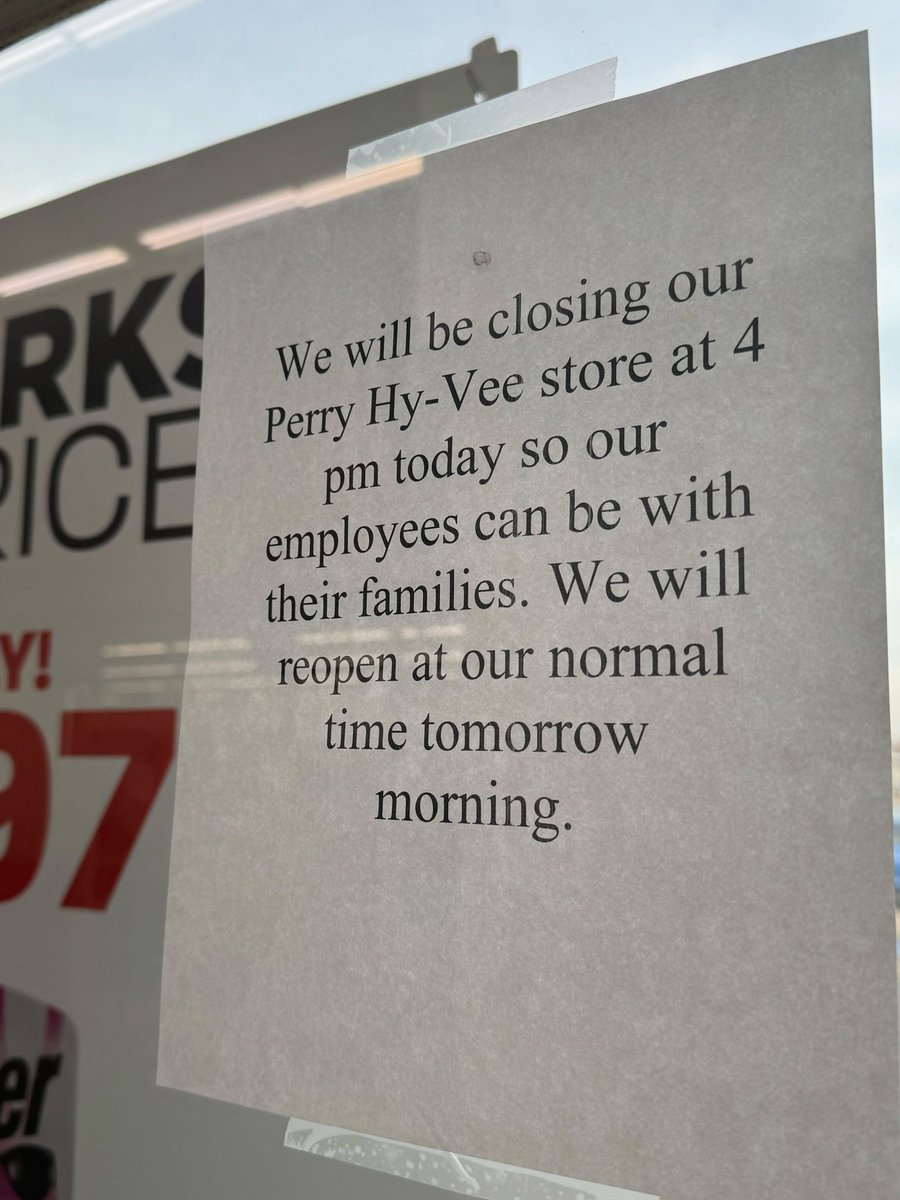 This made me sit back and think for a moment. It's in the town of today's school shooting.
Hy-Vee is a grocery store chain in the midwest including in Perry, Iowa. <a href="/TomasHoppough/">Tomas Hoppough</a> sent this photo after arriving in Perry this afternoon.
A sixth grader was killed. Four students and