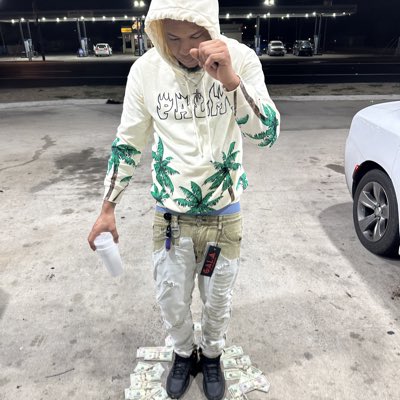 Bucket_Giver3's tweet photo. #NewProfilePic https://t.co/YeeeQTllkw