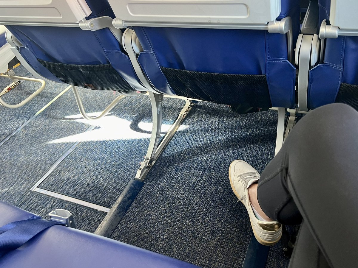 TheMindeeHolmes's tweet photo. In the Year of our Lord 2024, I have an entire Exit Row all to myself. #tallgirl #happiness https://t.co/otHXhlz7n4