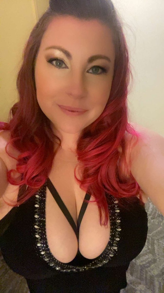 LSwifeyOF's tweet photo. Feeling naughty! #onlyfans #linkinbio https://t.co/JgX7C4J1zx