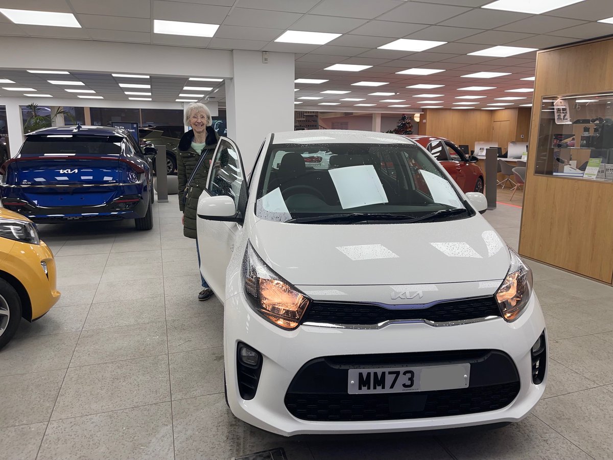 PremAutomotive's tweet photo. #PremierPeople πΈ
Here is Mrs Worsley collecting her new Kia Picanto!
We hope you love your new car πππ
@KiaUK
#Kia #Picanto #KiaPicanto #73plate #7YearWarranty #newcarday #newcar #happycustomer #happyhandover #PremierAutomotive #Dukinfield #Tameside #Manchester https://t.co/pXWef5iTLv