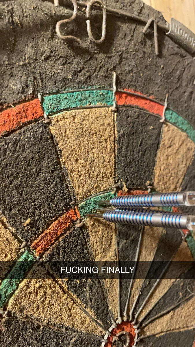 KieranMG21's tweet photo. shit guy finally hit a 180 (i know my boards knackered its ancient idc) https://t.co/ZsmadK54PM
