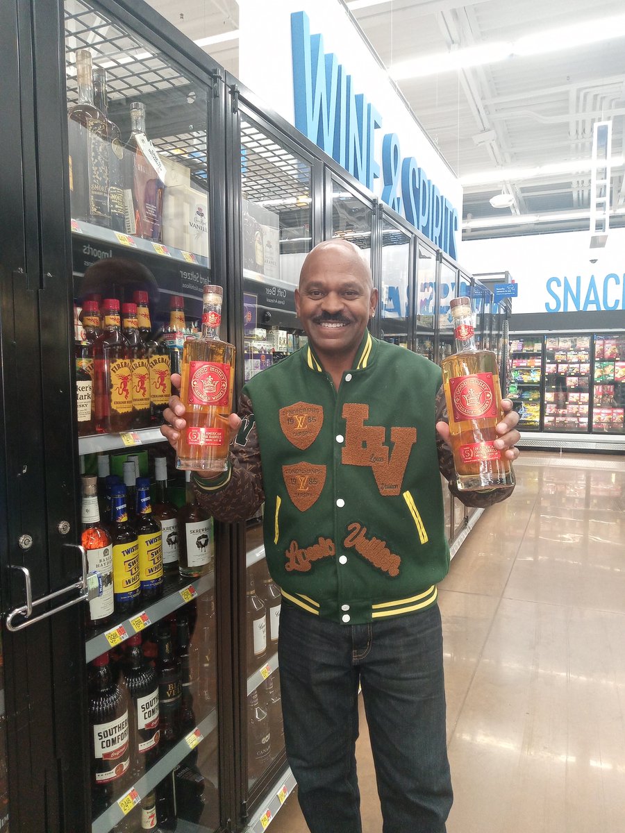 Floyd Mayweather's New Good Money Whisky has arrived at Walmart! Mayweather's top shelf 5 year whisky debuts at Walmart. 5940 Losee Rd. North Vegas. RT...Regional Market Manager for Mayweather's Good Money Whisky &amp; Le Bon Argent Champagne is showcasing the brand. Ask 4 it. #vegas