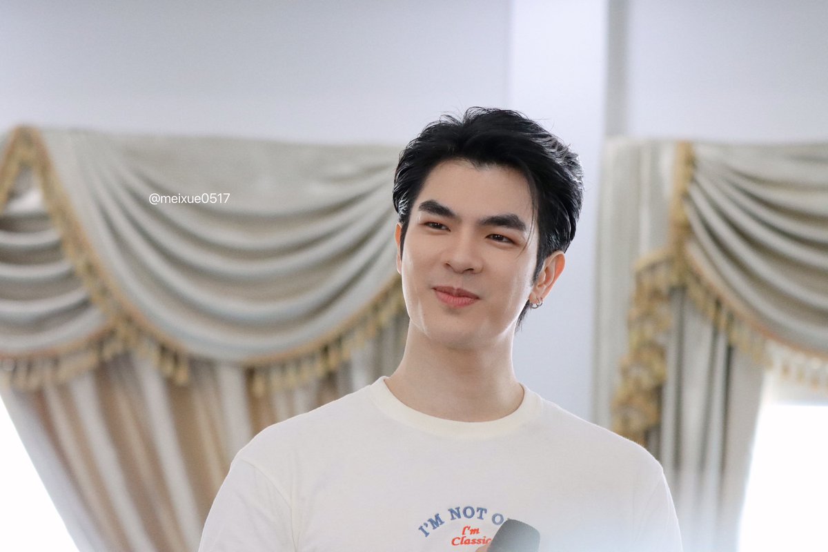 HAPPY BIRTHDAY MILEPHAKPHUM

You're such a sweetheart, hardworking and a beautiful human being. May you achieve all the success, love and happiness you deserve &amp; even more! You have no idea how inportant you are to me, and I have no idea how to explain it to you 💚

#MilePhakphum