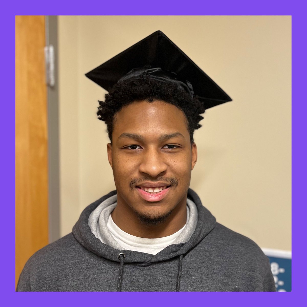 WEAREBCAS's tweet photo. Congratulations to the first BCAS graduate of 2024! Andrew graduates today! #BCSSSDPride
#classof2024 https://t.co/8KKHkrzMTe