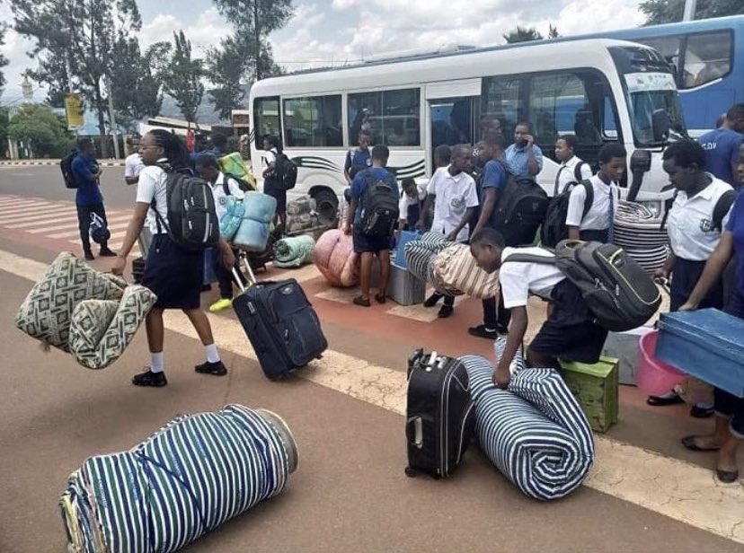Uyu munsi abanyeshuri baratangira gusubira ku ishuri mu gihe ababyeyi benshi bibaza aho bakura amafaranga y'ishuri. 

Ni iki gituma aya mafaranga abura? Ni iminsi mikuru iba yayamaze cg ni ubukene busanzwe? Umuti ukwiye ni uwuhe?

Tuganire!