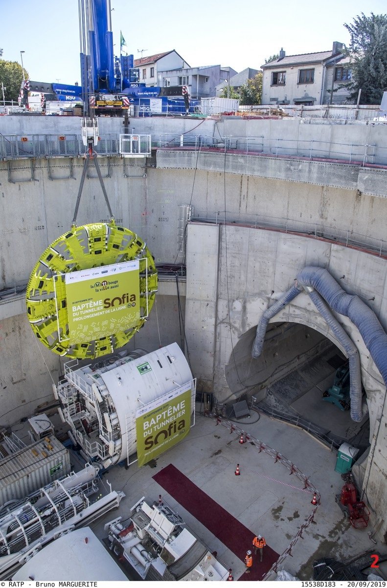 LCParisiens's tweet image. L'année 2024, c'est la mise en service de 3 prolongements de ligne. Voici les tunneliers qui ont été utilisés :
➡️ RER E à Nanterre, tunnelier Virginie (1). 
➡️ Ligne 11 à Rosny-sous-Bois, tunnelier Sofia (2). 
➡️ Ligne 14 à Orly, tunneliers Koumba (3), Claire (4) et Allison (5).