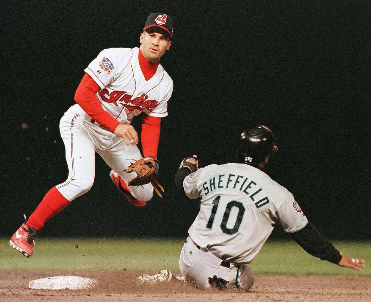 SabolBrothers's tweet photo. 🚨New Pod🚨presented by @homage!

11-time Gold Glove &amp; fmr Indians All-Star @VizquelOmar13 joins #SabolBros!

⚾️90s Indians
⚾️Omar OR Ozzie?
⚾️Jose Mesa Feud
⚾️Hall of Fame Candidacy &amp; More!

👕@homage: https://t.co/mvKP0CoTcA

🍎https://t.co/li9GADW6ek
🟢https://t.co/Tk8X5BVKmo https://t.co/iSuaVjKF9G
