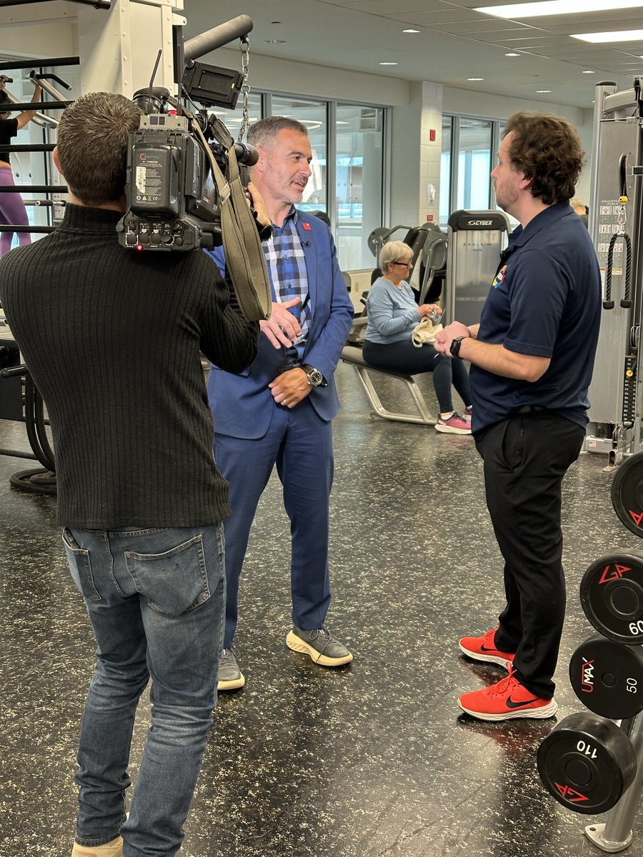 ymcahbb's tweet photo. We would like to extend another sincere thank you to @LouieB_TV and the whole team at CHCH @morninglive for visiting the Les Chater Family #YMCA this week to discuss all of the benefits of a YMCA membership. 
Stop by and see why the YMCA is the place to be this winter! https://t.co/HMgs0e5Xq1