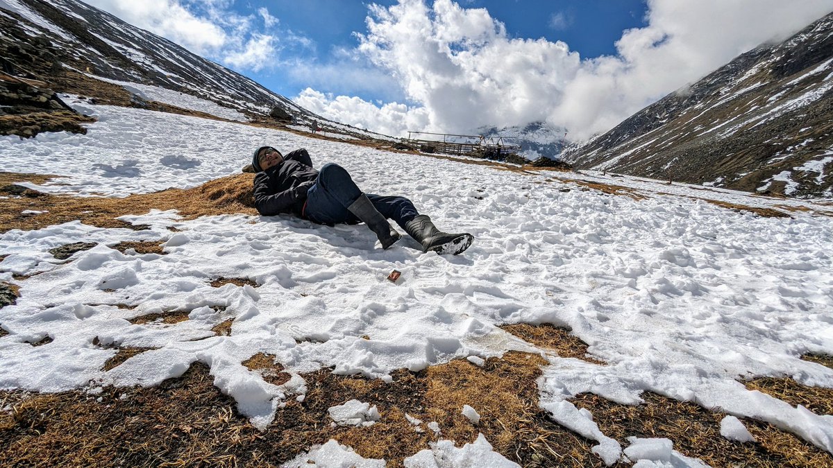 kwmta7's tweet photo. Reaching new heights of wonder at Zero Point, Lachung, Sikkim at 16,000 ft – where the air is thin, but the memories are boundless. https://t.co/Ko1aRjmX7Q