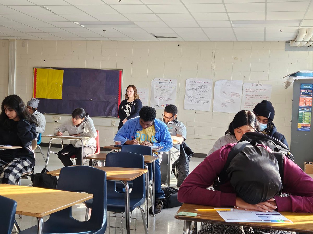 HPCHighSchool's tweet image. Learning about finances with Ms. Thompson from NCSECU was insightful! A big thanks to Mr. Blackwell for this opportunity. #MoneyMatters #FinanceClass Guilford County Schools  State Employees&apos; Credit Union