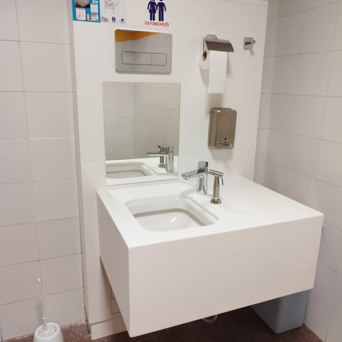 🎉 Estamos de estreno 🎉 

Nuevo aseo en el CEDT de Azuqueca de Henares, concretamente en la planta -1 junto a la entrada de los garajes.

Nos gustaría agradecer a la JCCM, gerencia del centro y en especial de Benjamín, responsable de mantenimiento por su amabilidad e implicación