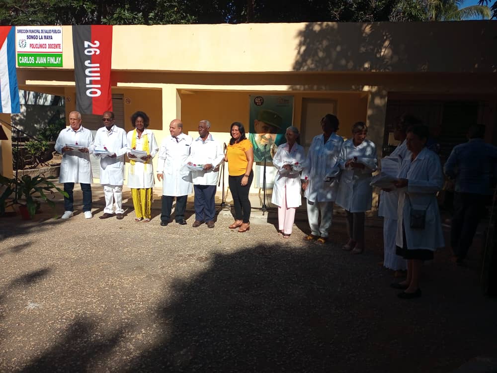 En #SantiagodeCuba celebramos hoy el aniversario 40 de la fundación del Programa del Médico y Enfermera de la Familia, por el Comandante en Jefe Fidel Castro. 
¡Muchas felicidades a nuestros especialistas! 

#CubaPorLaVida
#EstaEsLaRevolución