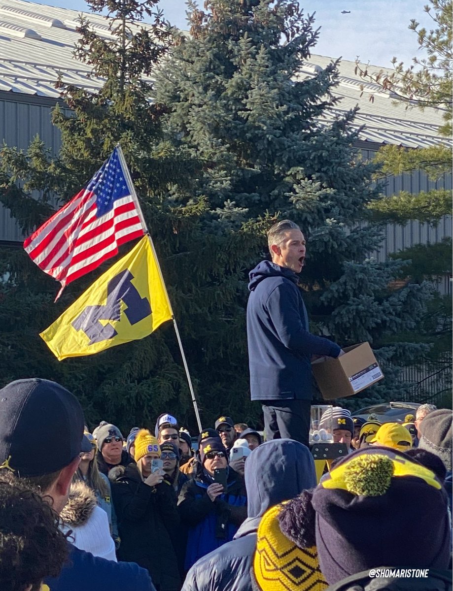 shomaristone's tweet image. I want to take the time to thank @umichfootball Pastor @robbyemery for this team’s success. Football is not only a physical game, but it also takes mental and for many, spiritual strength. Emery has played a big role in making sure our players are ready and he prays with the team…