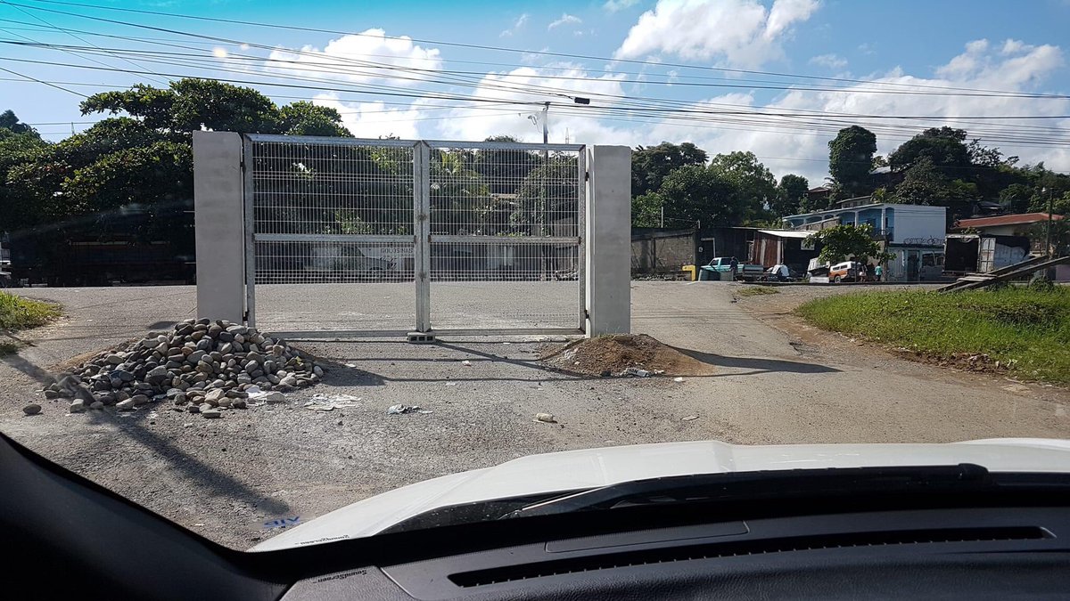 corridosybandas's tweet photo. Yo cerrándole las puertas al alcohol https://t.co/PNA50Jdr2C