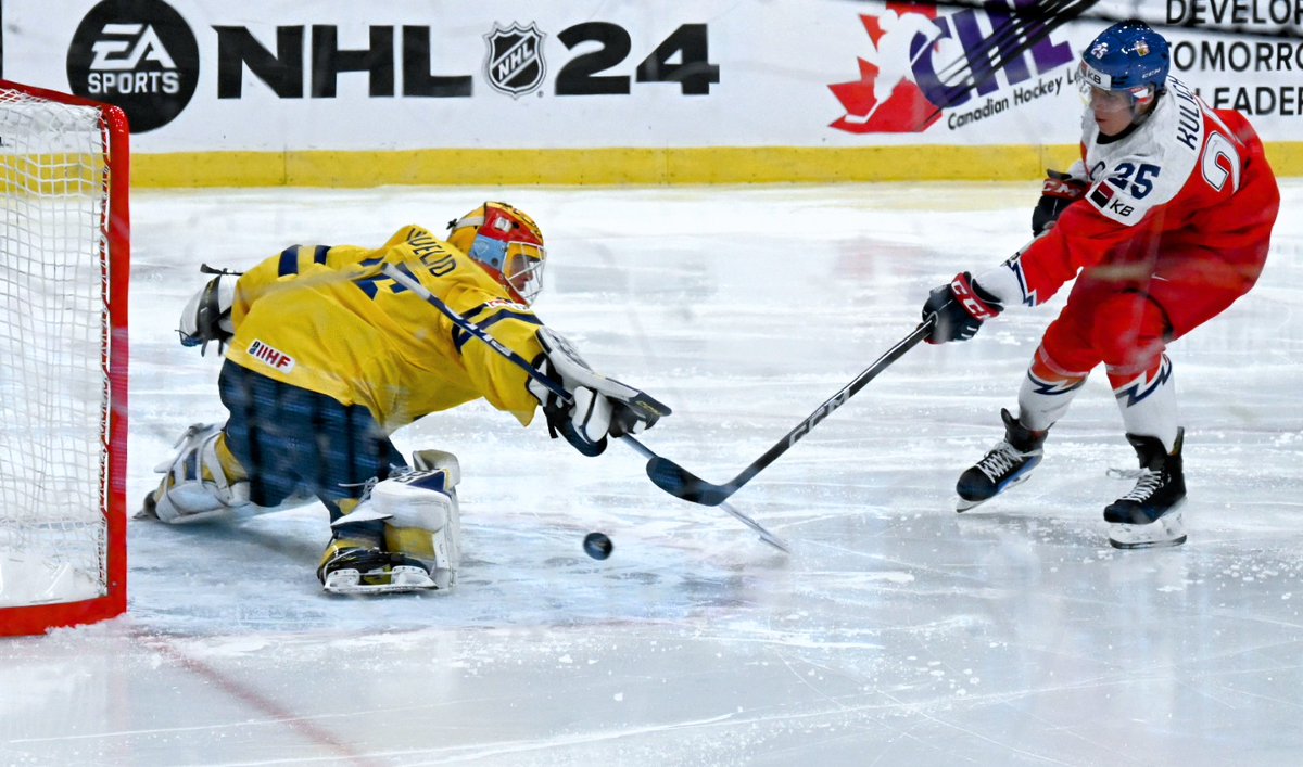 EricReder.bsky.social π² (@ericreder) on Twitter photo Guarantee I'm the only photographer who got this shot of the save in the second period, with the game tied at 2.
#Sweden #Czechia #WorldJuniors.
Someone help me get a meet with <a href="/HLundqvist/">Henrik Lundqvist</a> while I'm here!
<a href="/tsnjamesduthie/">James Duthie</a> <a href="/TSNBobMcKenzie/">Bob McKenzie</a> <a href="/TSNHockey/">TSN Hockey</a> <a href="/IIHFHockey/">IIHF</a> Guarantee I'm the only photographer who got this shot of the save in the second period, with the game tied at 2.
#Sweden #Czechia #WorldJuniors.
Someone help me get a meet with <a href="/HLundqvist/">Henrik Lundqvist</a> while I'm here!
<a href="/tsnjamesduthie/">James Duthie</a> <a href="/TSNBobMcKenzie/">Bob McKenzie</a> <a href="/TSNHockey/">TSN Hockey</a> <a href="/IIHFHockey/">IIHF</a>
