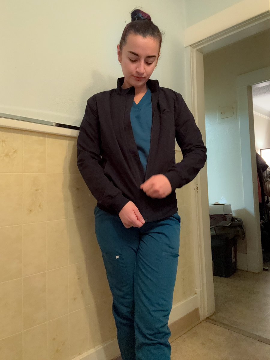 OofOkayy's tweet photo. If you’re thinking about buying @FableticsScrubs …you should probably just buy them 😅 the scrubs and jackets are breathable and I stay the perfect temperature all day. My favourite brand of scrubs by far 🙌🏻I already own 3 sets and a jacket 🤣 I’m on a mission to own them all 😂 https://t.co/x00AvPzraC