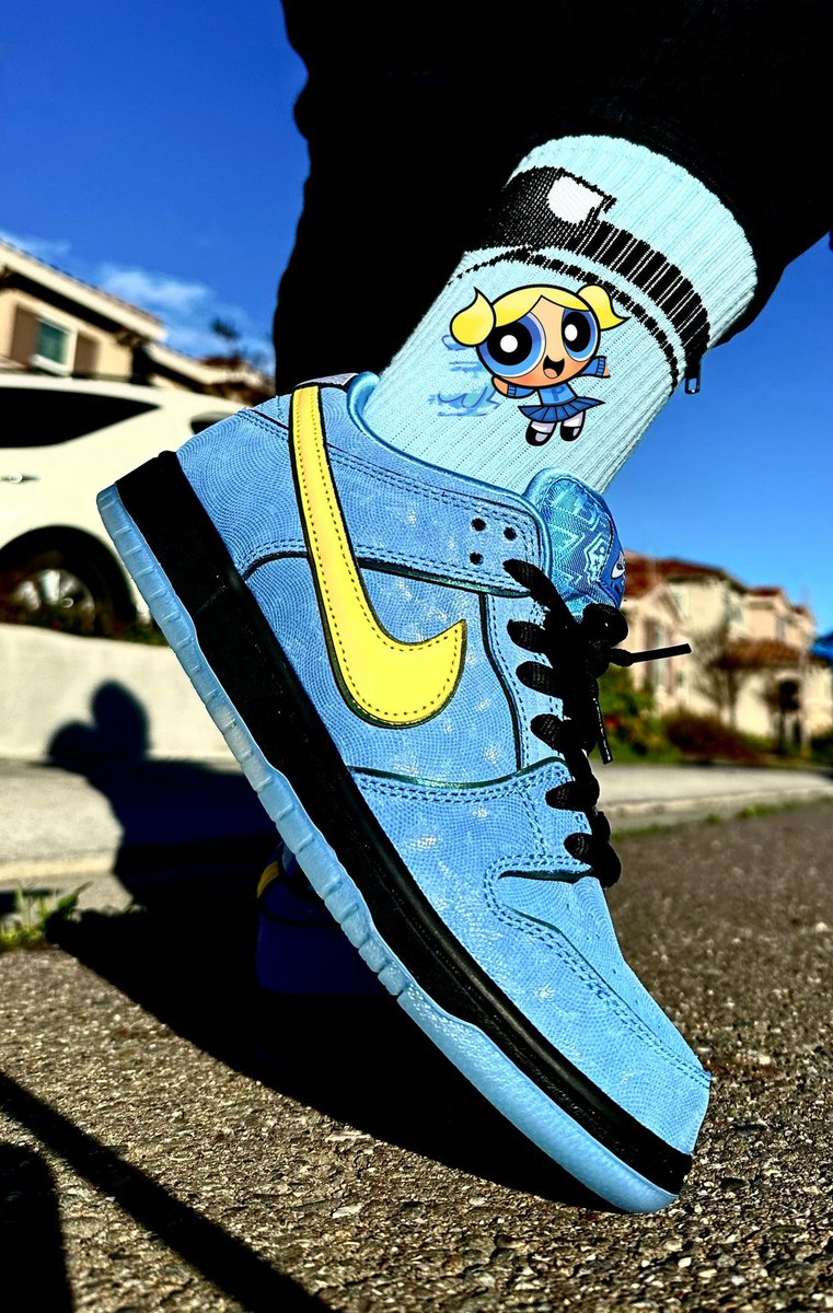 Feeling like i got all the power today with my “bubbles” nike sb.. what on your feet today ??! #nike #sb #sbdunks #laceddifferently #solecollector #solefirm #sneakeraddict #snkrskickcheck #snkrkickcheck #solenation #kicksonfire