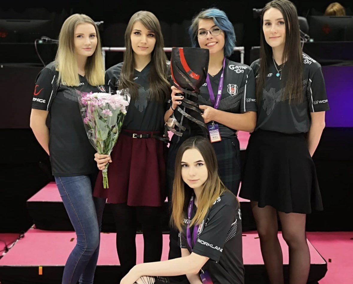 TIFA 🪽 tweet media